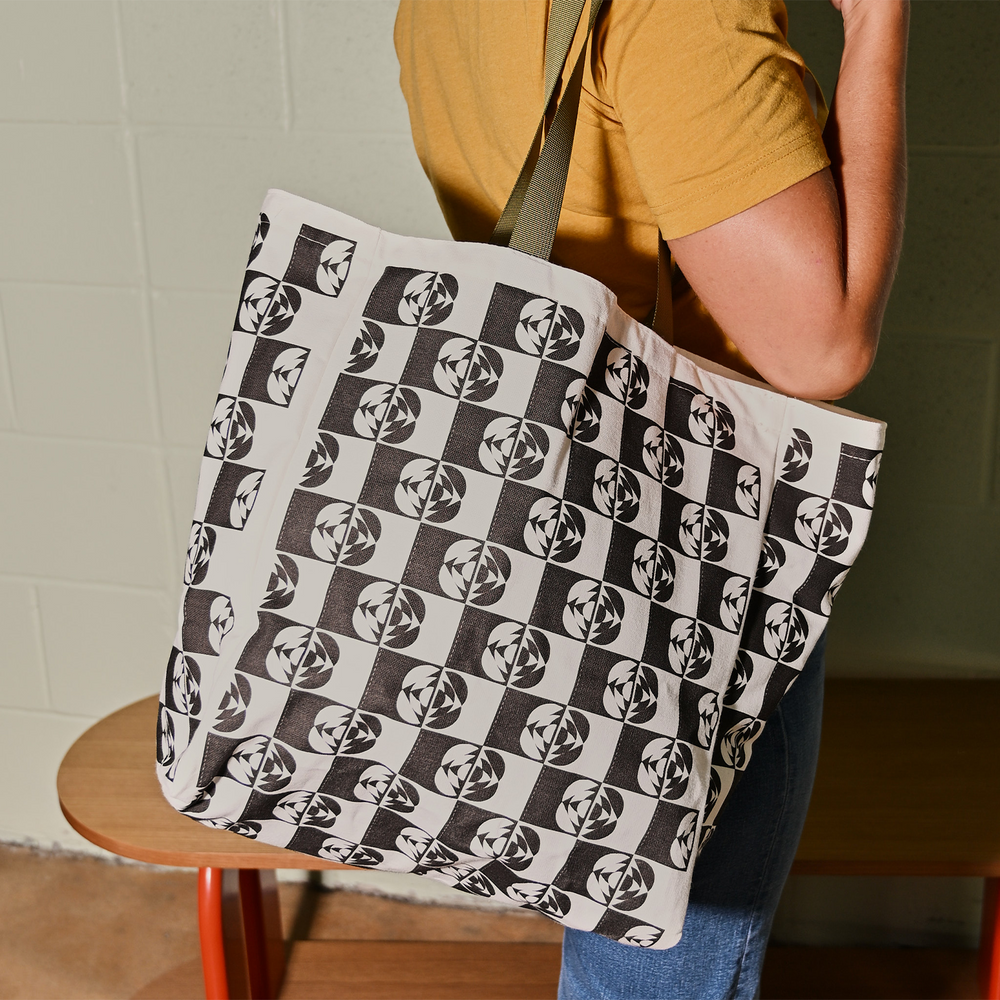 Canvas Tote in Cabbage