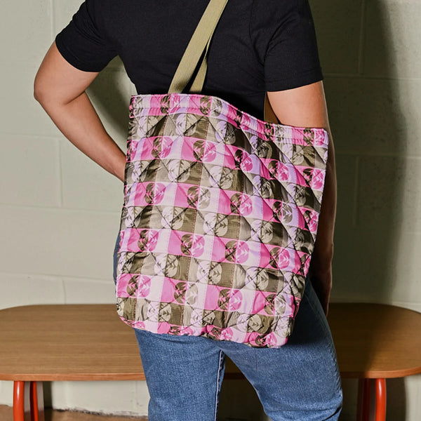 Puffer Tote in Cabbage