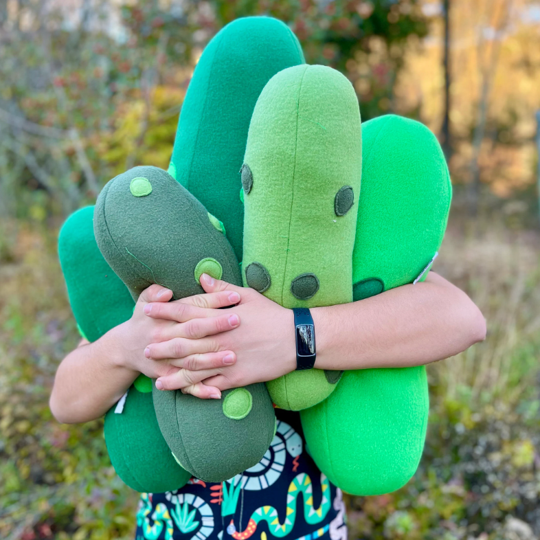 Medium Pickle Pillow